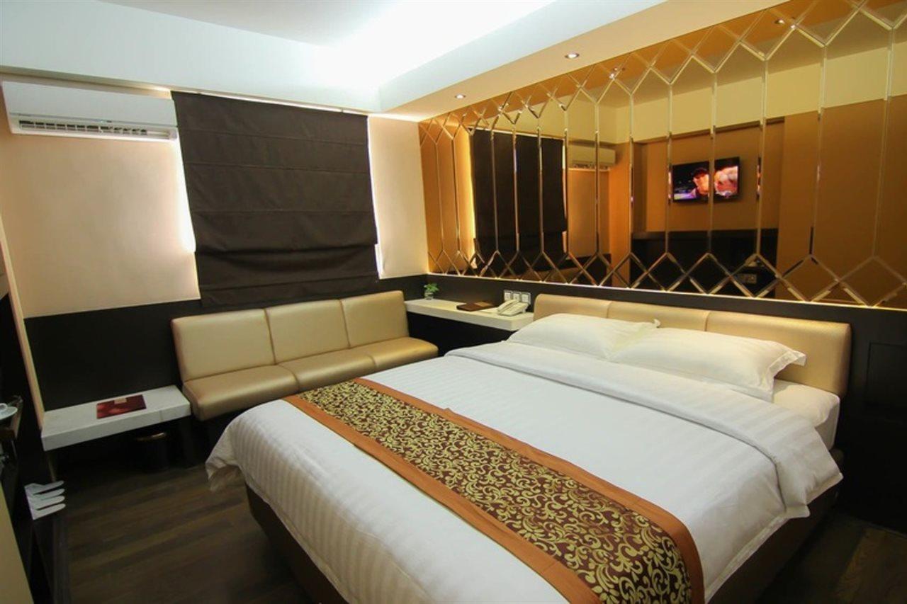 Favor Hotel Makassar City Center By Life Kültér fotó
