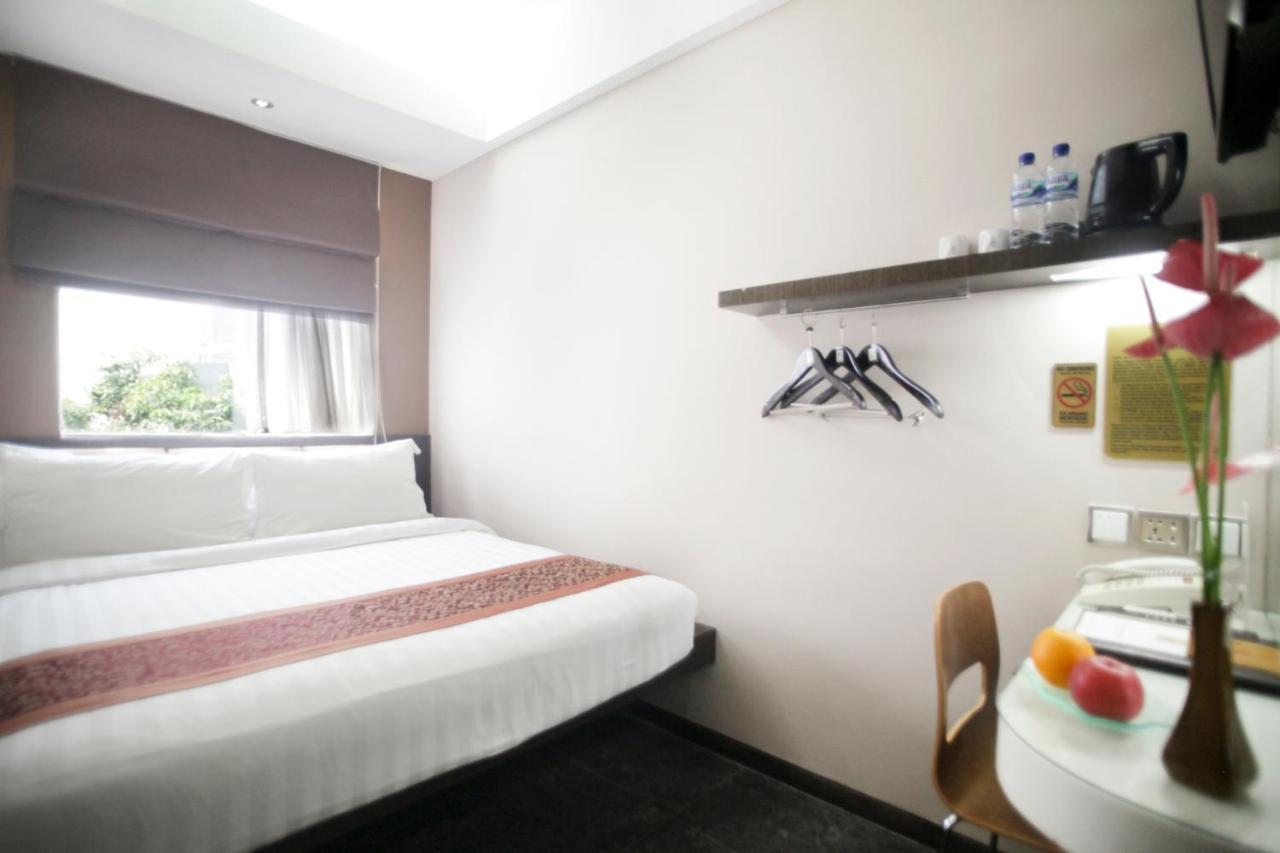 Favor Hotel Makassar City Center By Life Kültér fotó