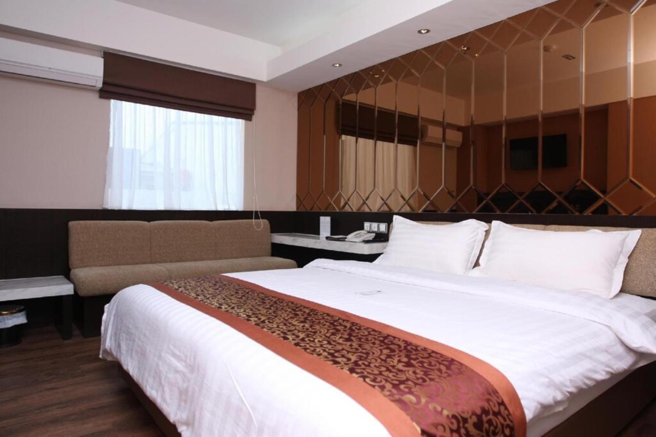 Favor Hotel Makassar City Center By Life Kültér fotó