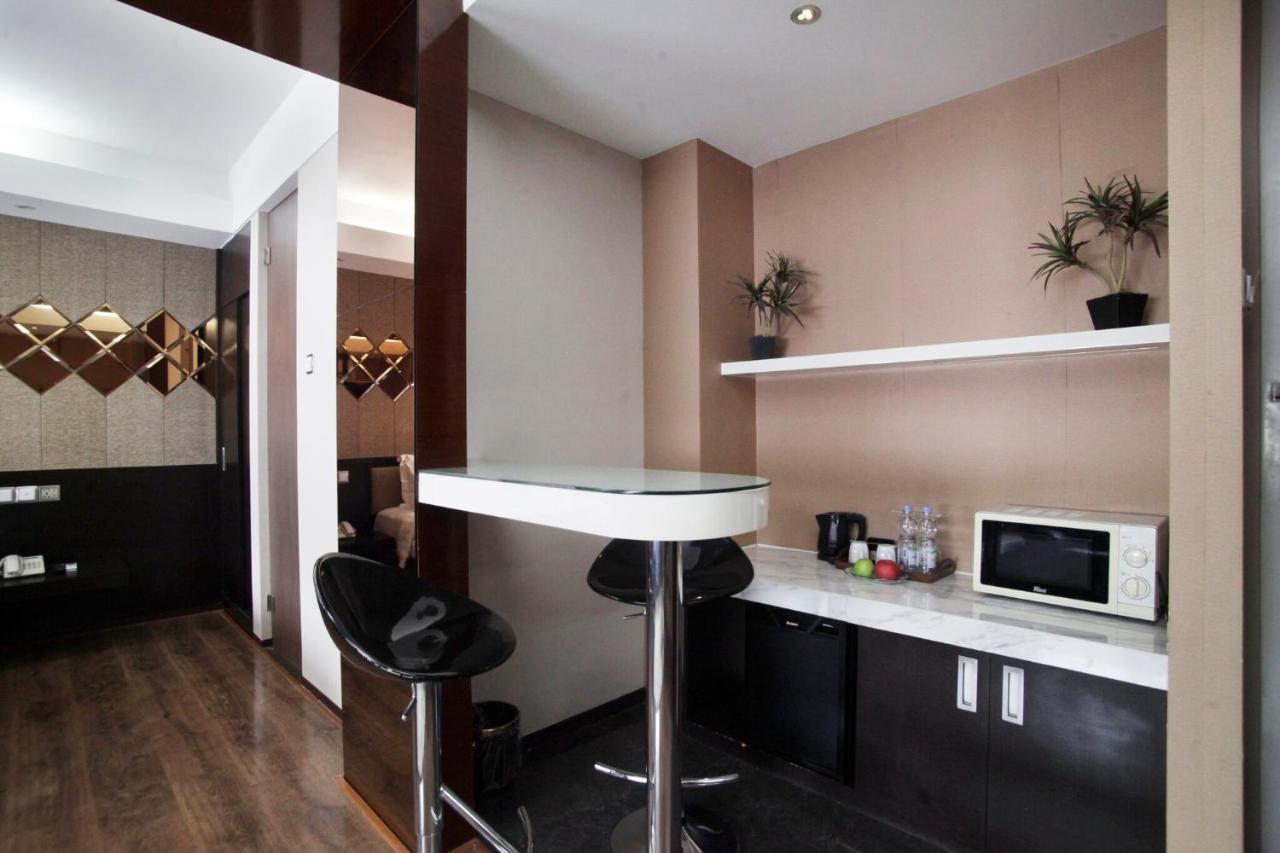 Favor Hotel Makassar City Center By Life Kültér fotó