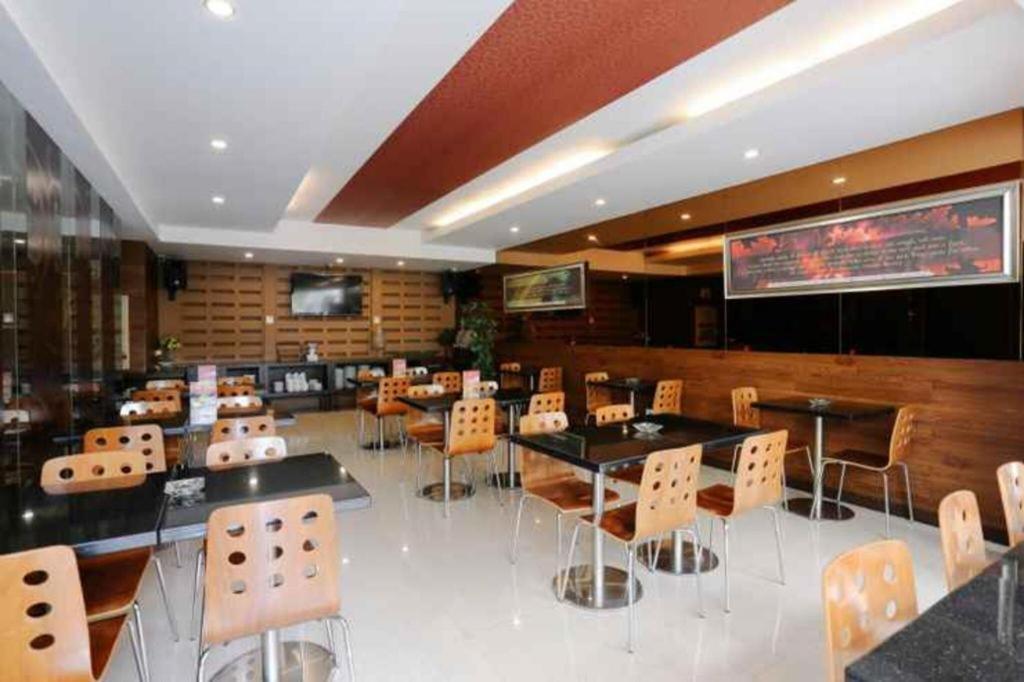 Favor Hotel Makassar City Center By Life Kültér fotó
