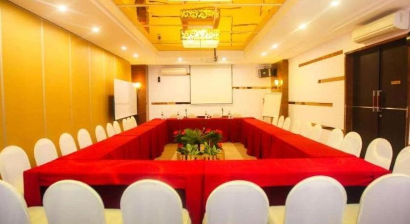 Favor Hotel Makassar City Center By Life Kültér fotó