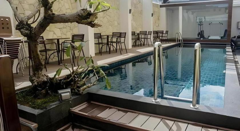 Favor Hotel Makassar City Center By Life Kültér fotó