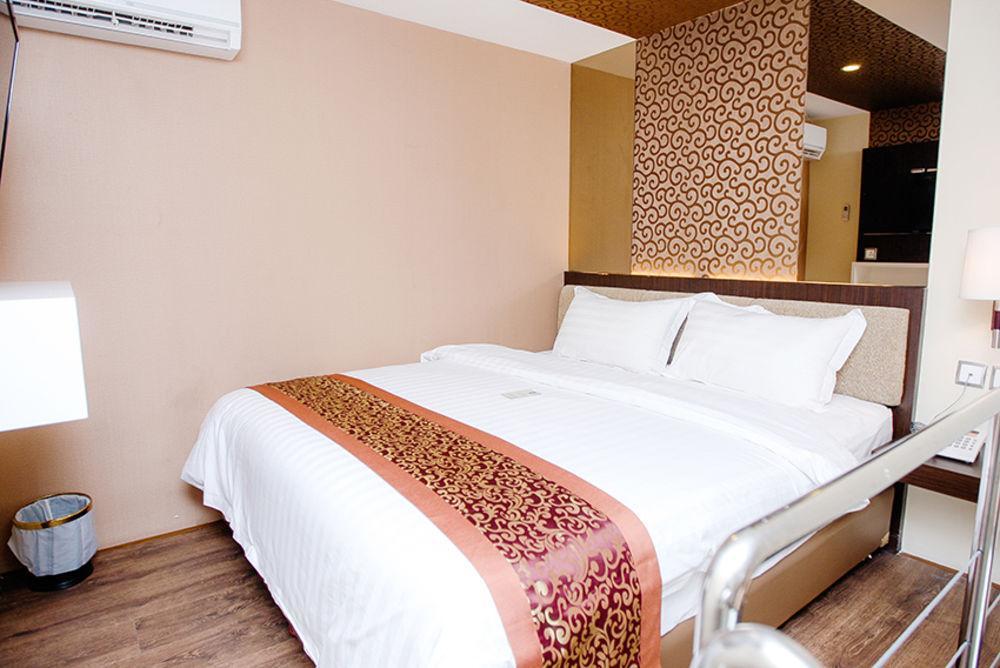 Favor Hotel Makassar City Center By Life Kültér fotó