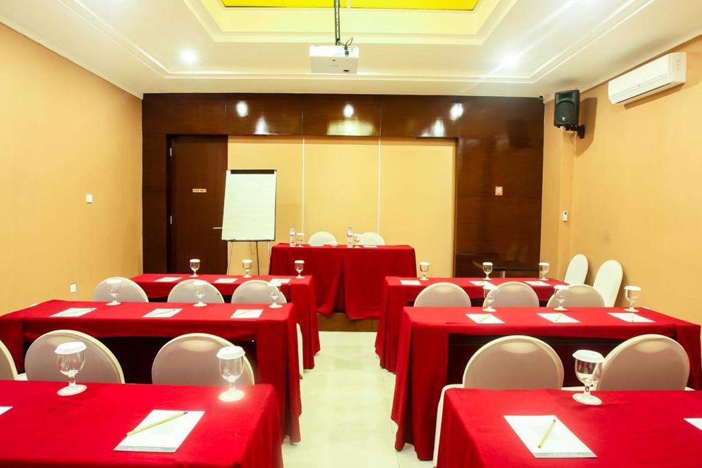 Favor Hotel Makassar City Center By Life Kültér fotó