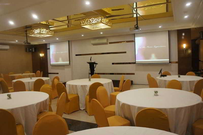 Favor Hotel Makassar City Center By Life Kültér fotó