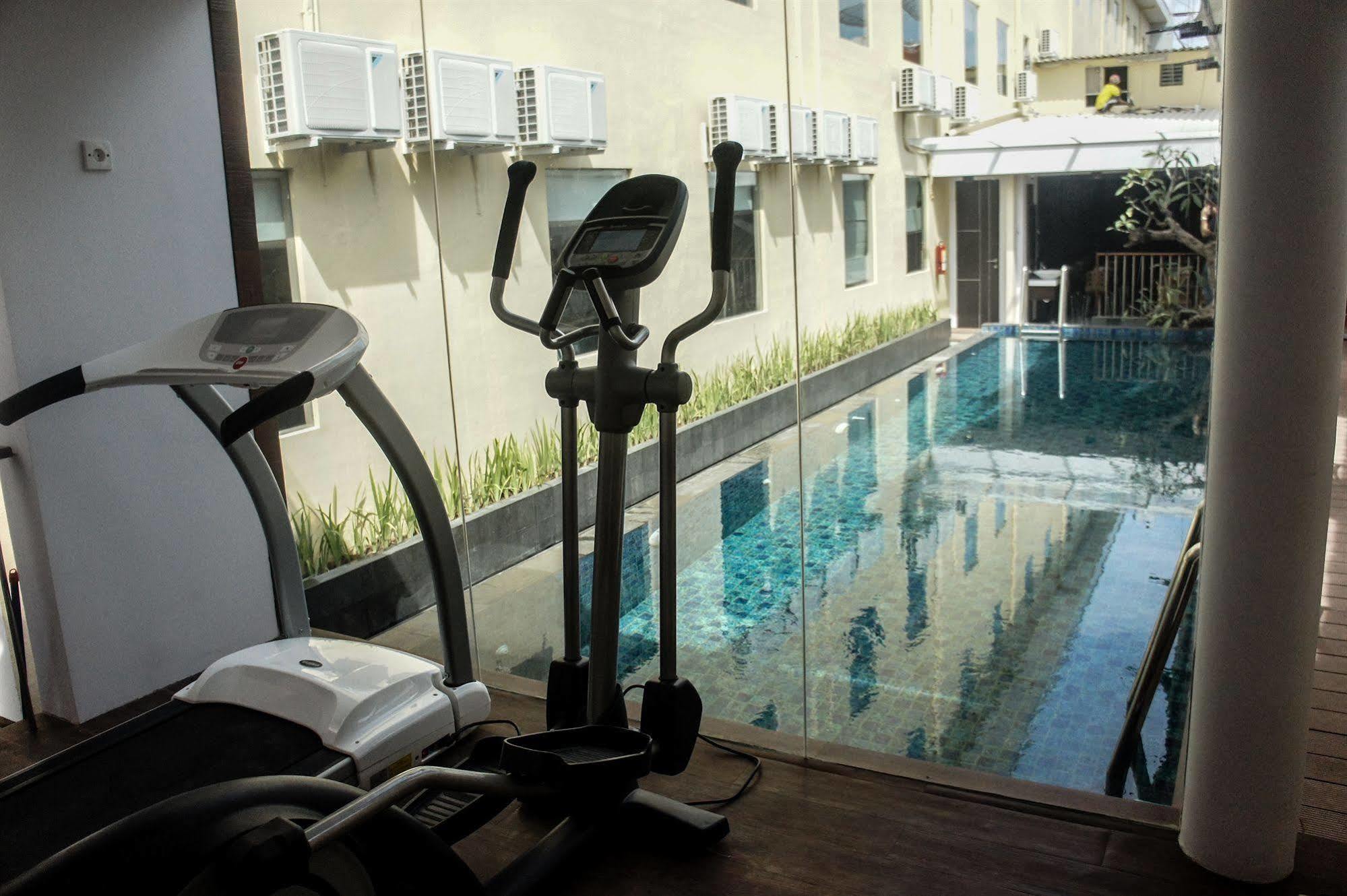 Favor Hotel Makassar City Center By Life Kültér fotó